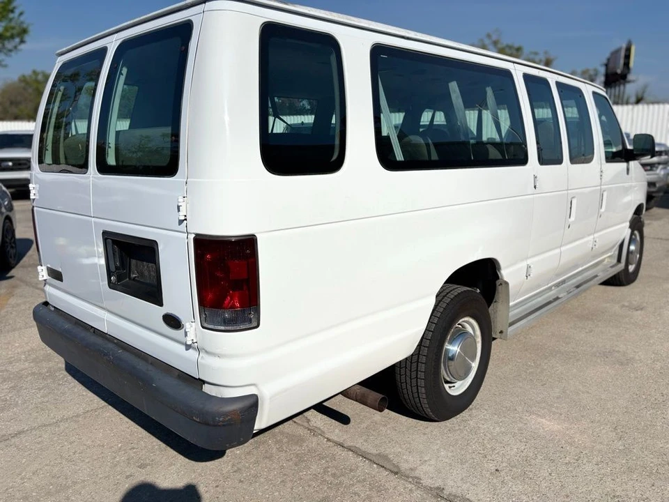 2003 Ford Econoline Van - Image 5 of 21