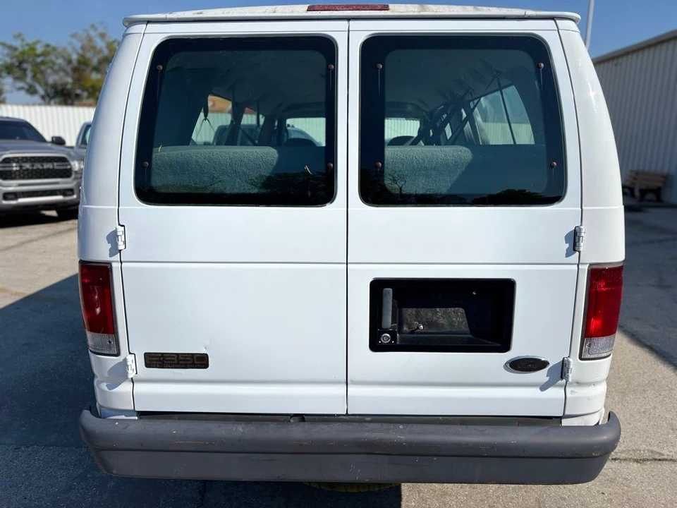 2003 Ford Econoline Van - Image 4 of 24