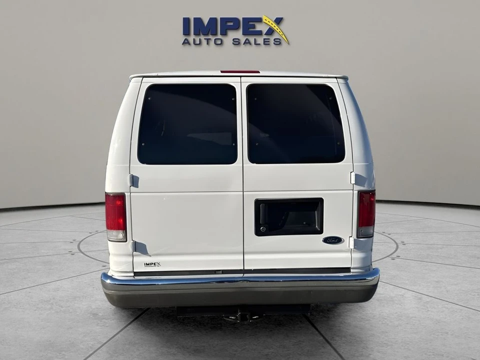 2003 Ford Econoline Van - Image 4 of 12