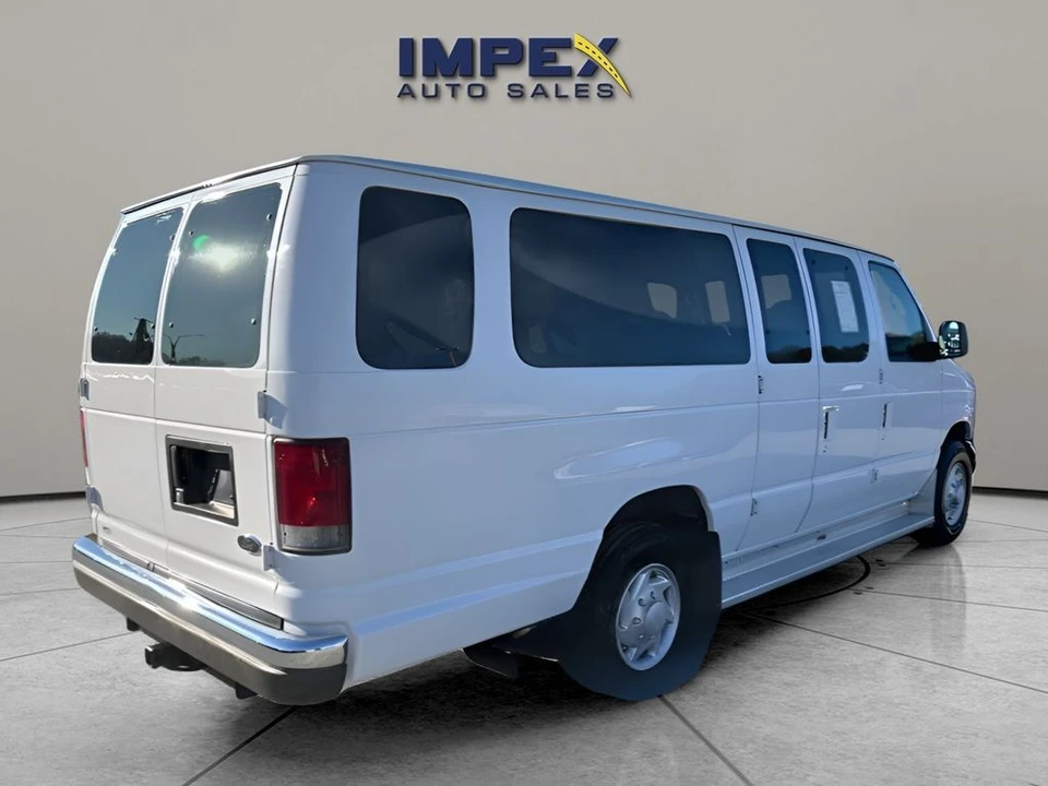 2003 Ford Econoline Van - Image 5 of 12