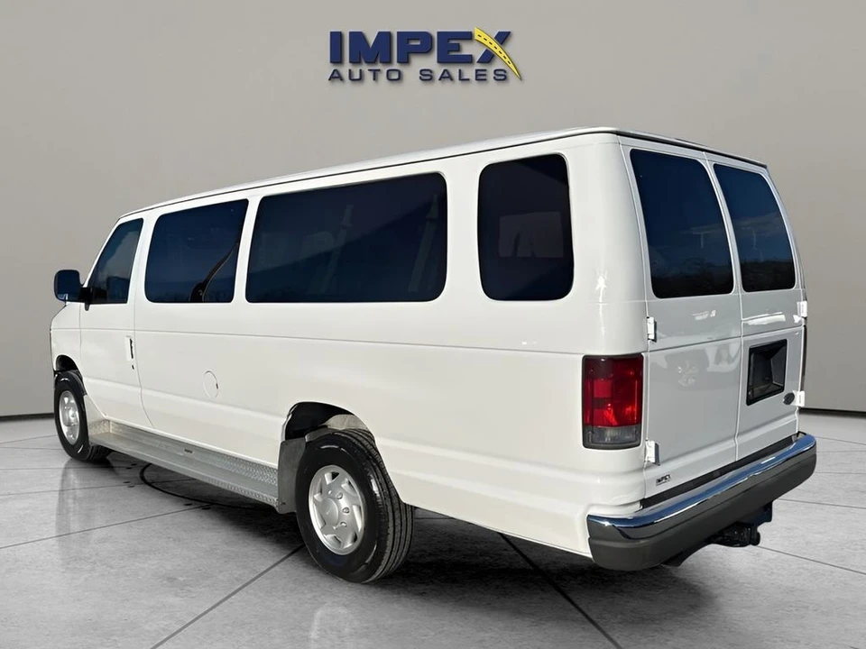 2003 Ford Econoline Van - Image 3 of 12