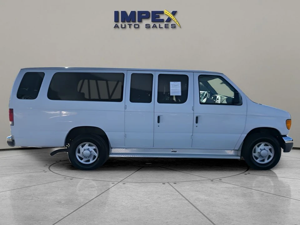2003 Ford Econoline Van - Image 6 of 12