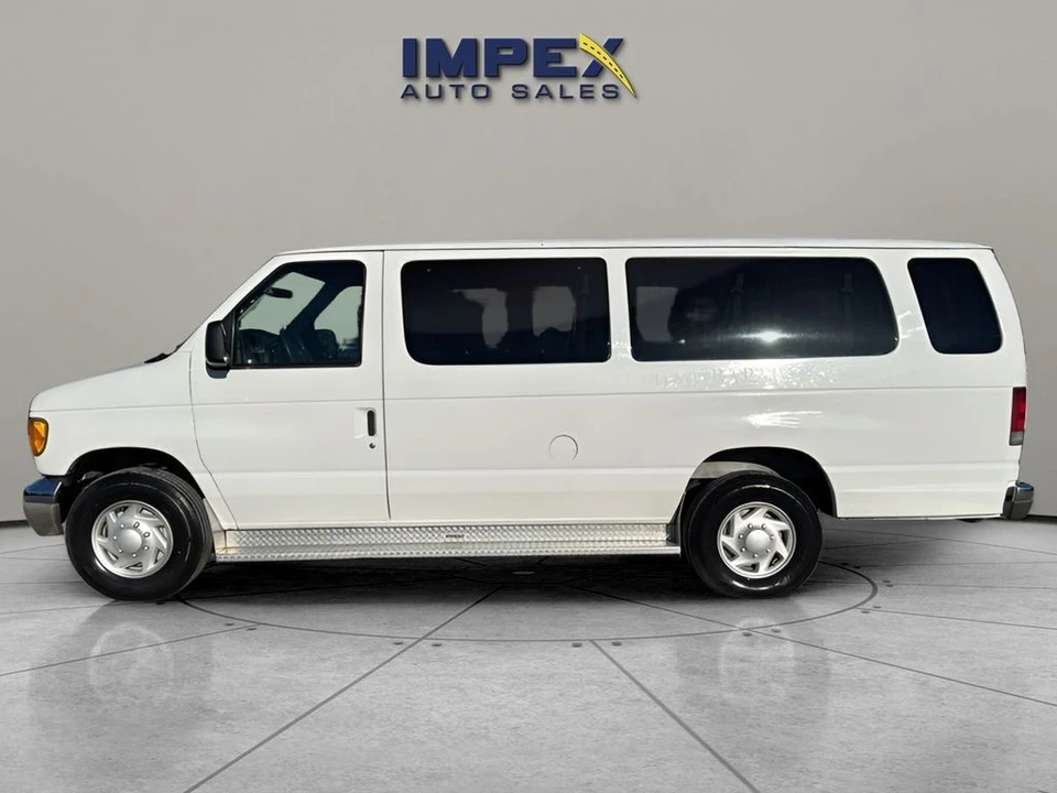 2003 Ford Econoline Van - Image 2 of 12