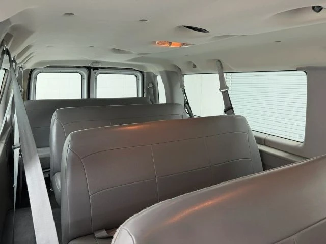 2003 Ford Econoline Van - Image 30 of 31