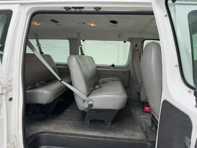 2003 Ford Econoline Van - Image 30 of 31