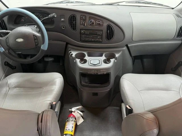 2003 Ford Econoline Van - Image 2 of 31
