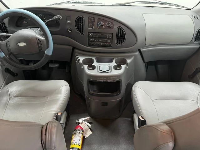2003 Ford Econoline Van - Image 2 of 31