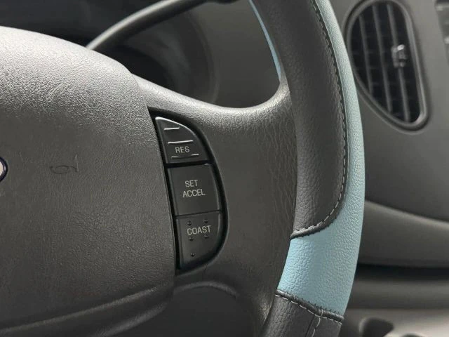 2003 Ford Econoline Van - Image 15 of 31