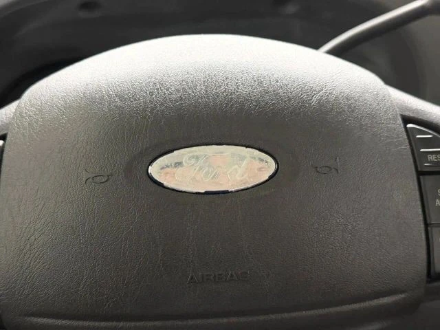 2003 Ford Econoline Van - Image 16 of 31