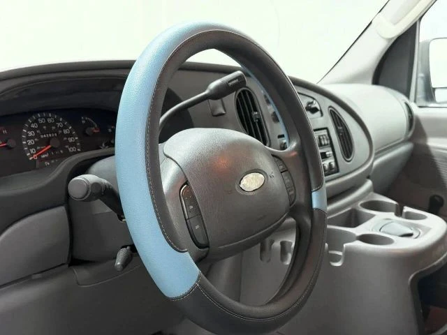 2003 Ford Econoline Van - Image 28 of 31