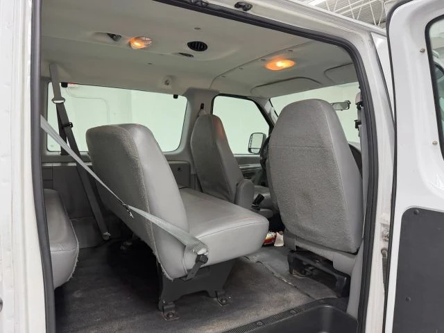 2003 Ford Econoline Van - Image 29 of 31