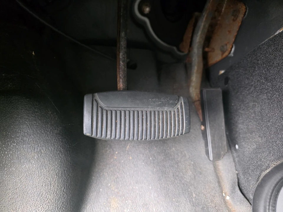 2003 Ford Econoline Van - Image 11 of 21