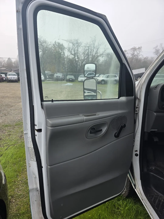 2003 Ford Econoline Van - Image 7 of 21