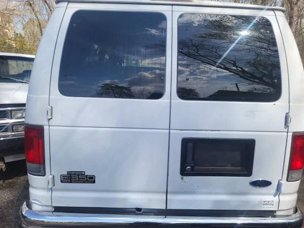 2003 Ford Econoline Van - Image 3 of 9