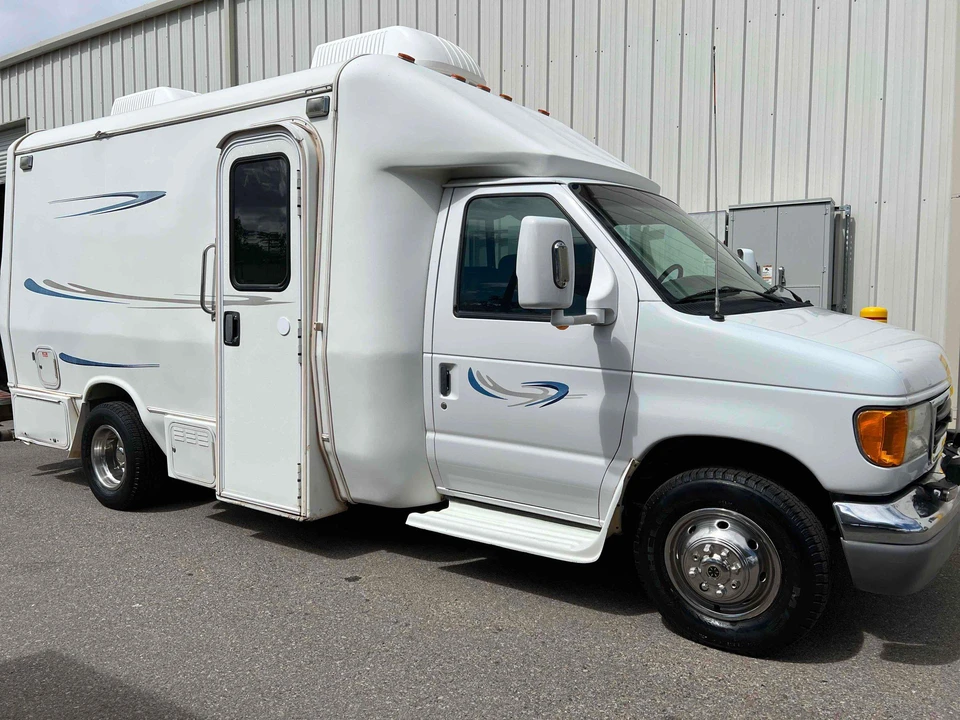 2003 Ford Econoline Van - Image 12 of 31