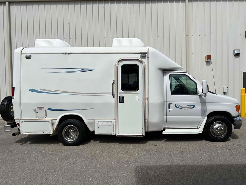 2003 Ford Econoline Van - Image 4 of 31