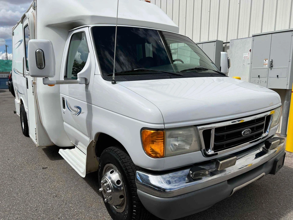 2003 Ford Econoline Van - Image 17 of 31