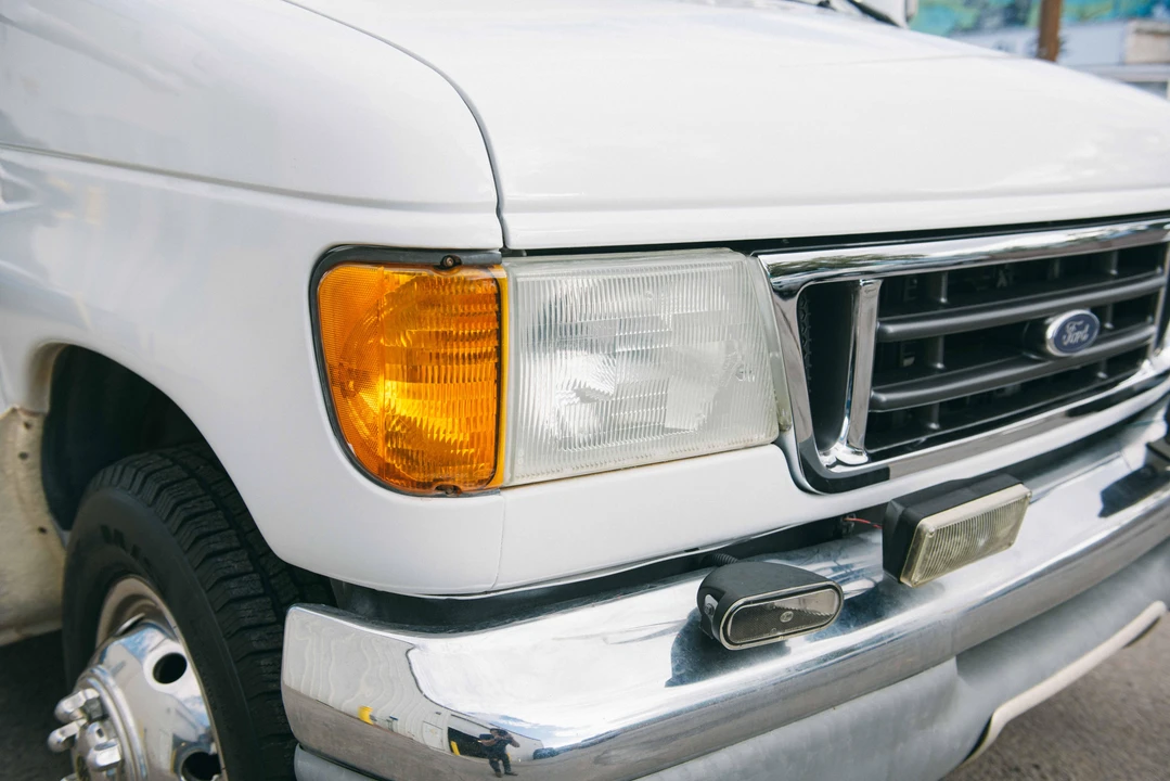 2003 Ford Econoline Van - Image 21 of 31