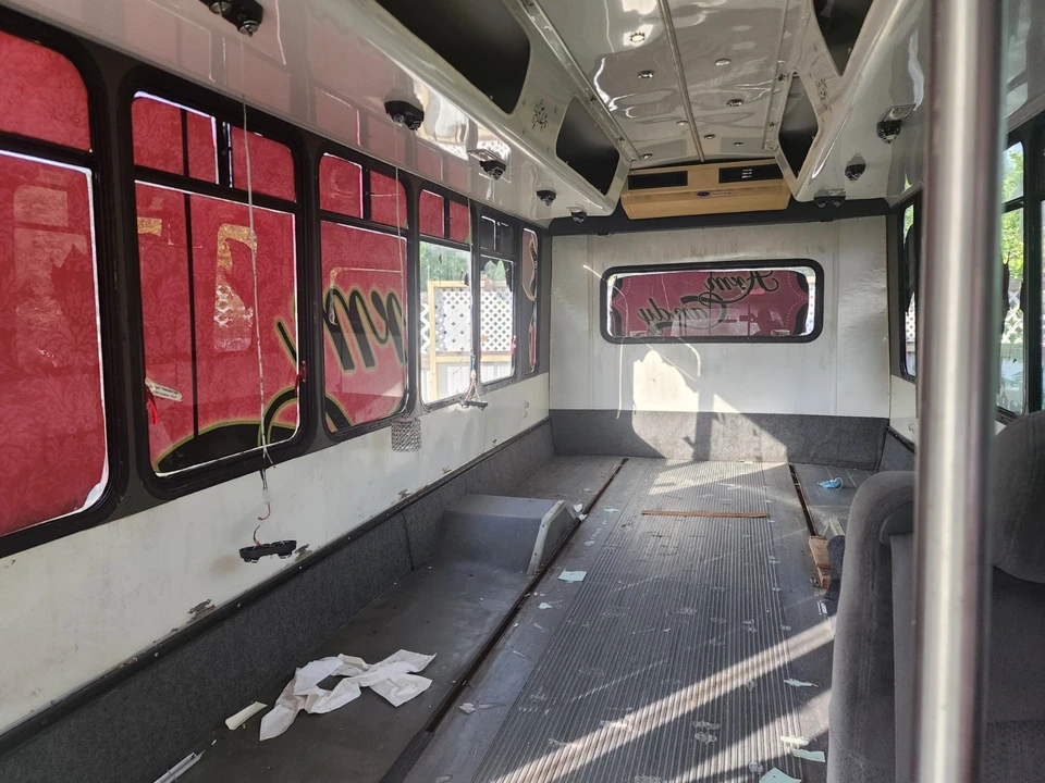 2003 Ford Econoline Van - Image 3 of 5