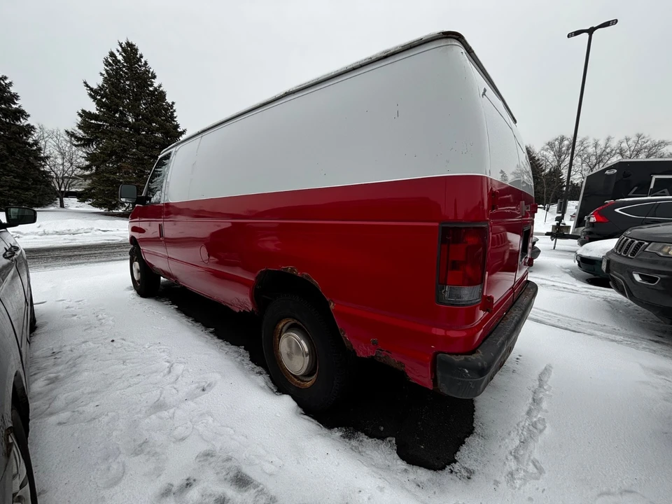 2003 Ford Econoline Van - Image 8 of 9