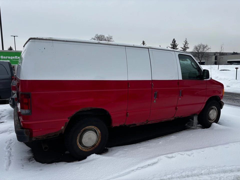 2003 Ford Econoline Van - Image 3 of 9