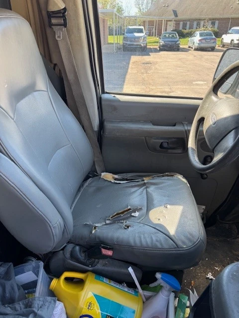 2003 Ford Econoline Van - Image 5 of 7