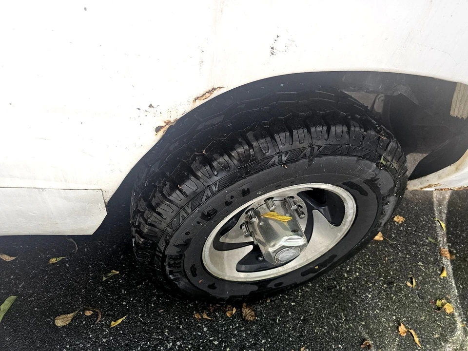 2003 Ford Econoline Van - Image 12 of 14