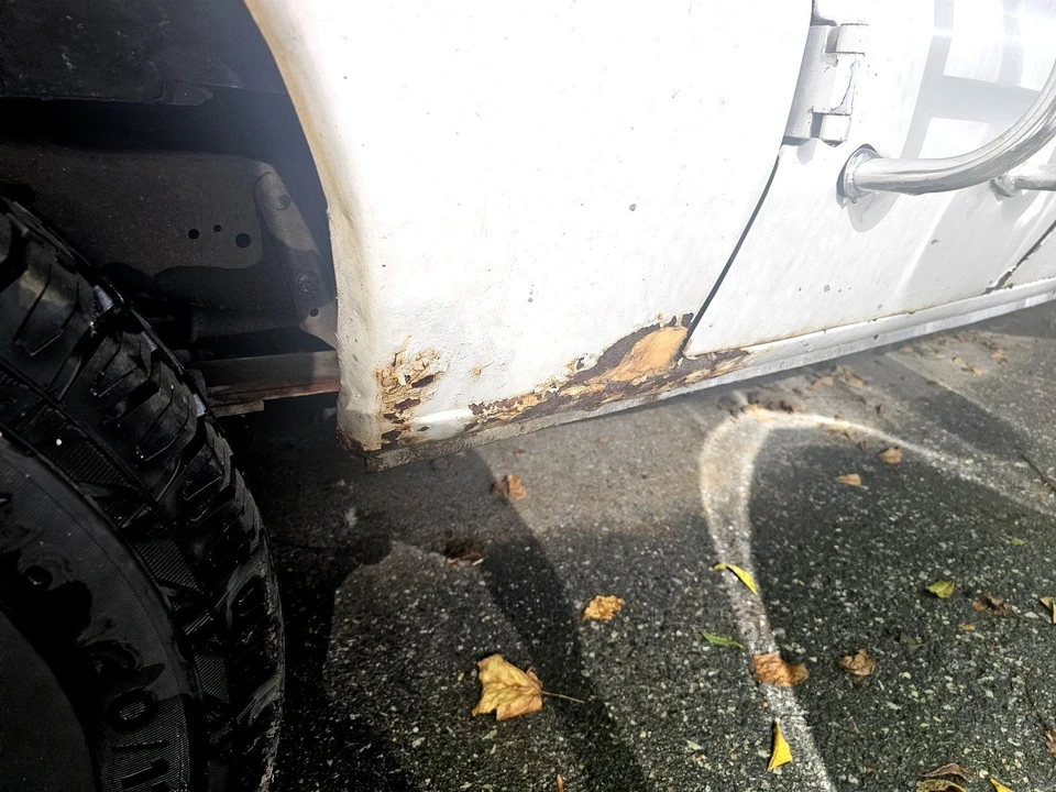 2003 Ford Econoline Van - Image 13 of 14