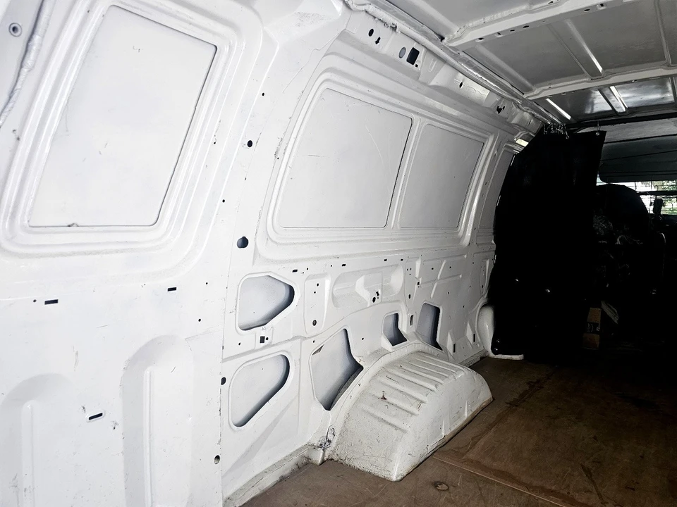 2003 Ford Econoline Van - Image 7 of 14