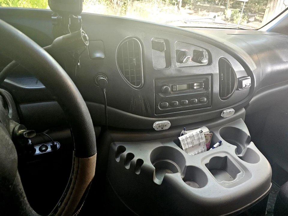 2003 Ford Econoline Van - Image 3 of 14