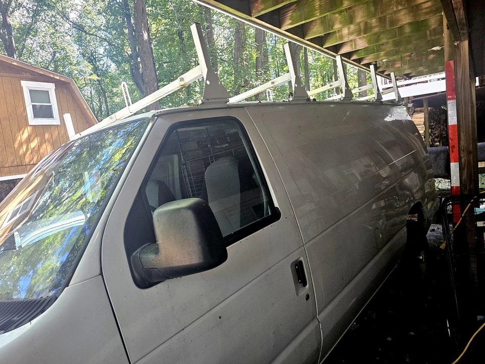 2003 Ford Econoline Van - Image 2 of 14
