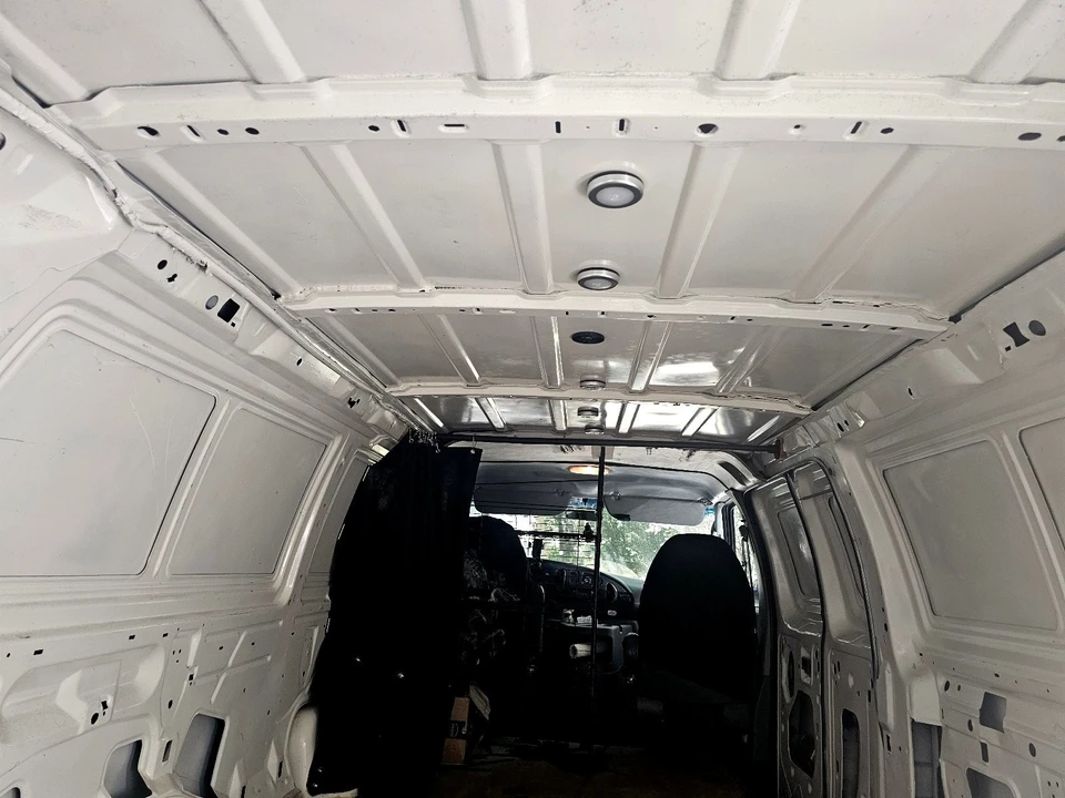 2003 Ford Econoline Van - Image 9 of 14