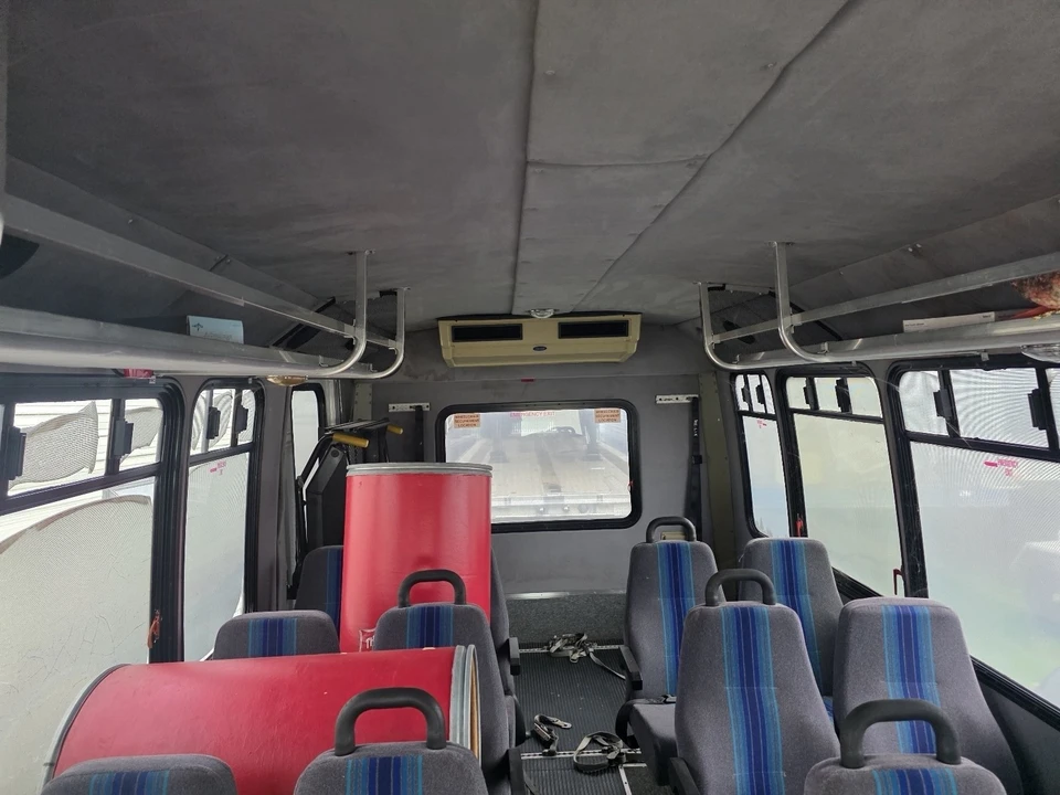 2003 Ford Econoline Van - Image 16 of 19