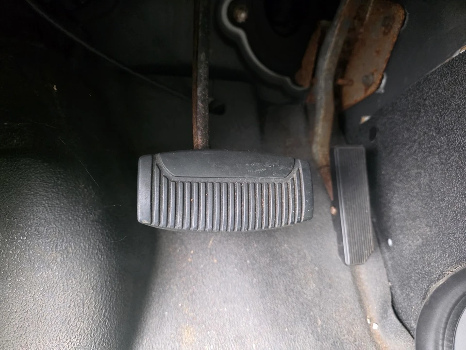 2003 Ford Econoline Van - Image 9 of 19