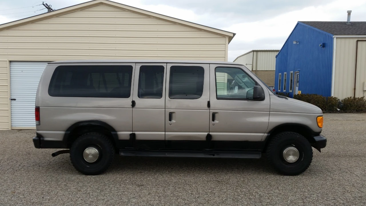 2003 Ford Econoline Van - Image 21 of 21