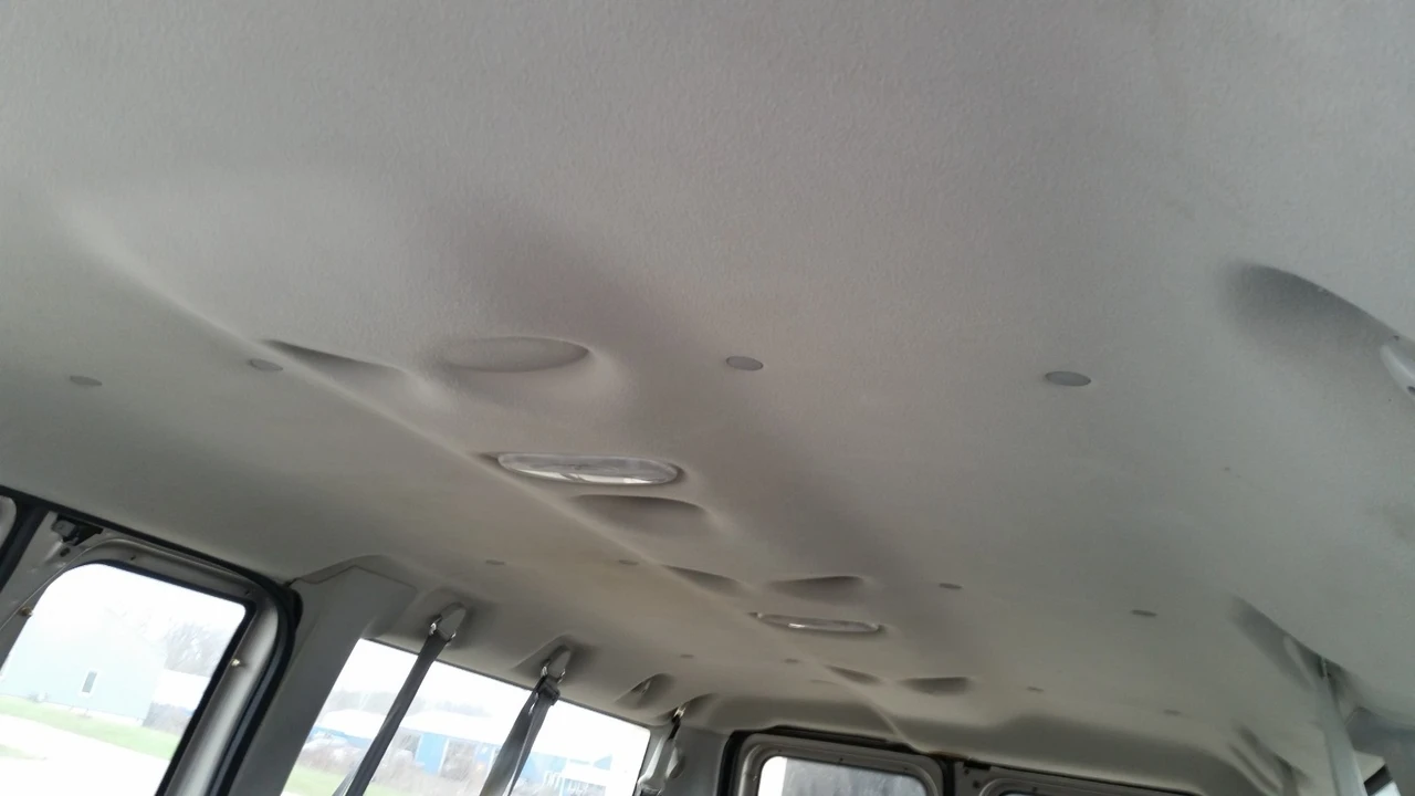 2003 Ford Econoline Van - Image 13 of 21