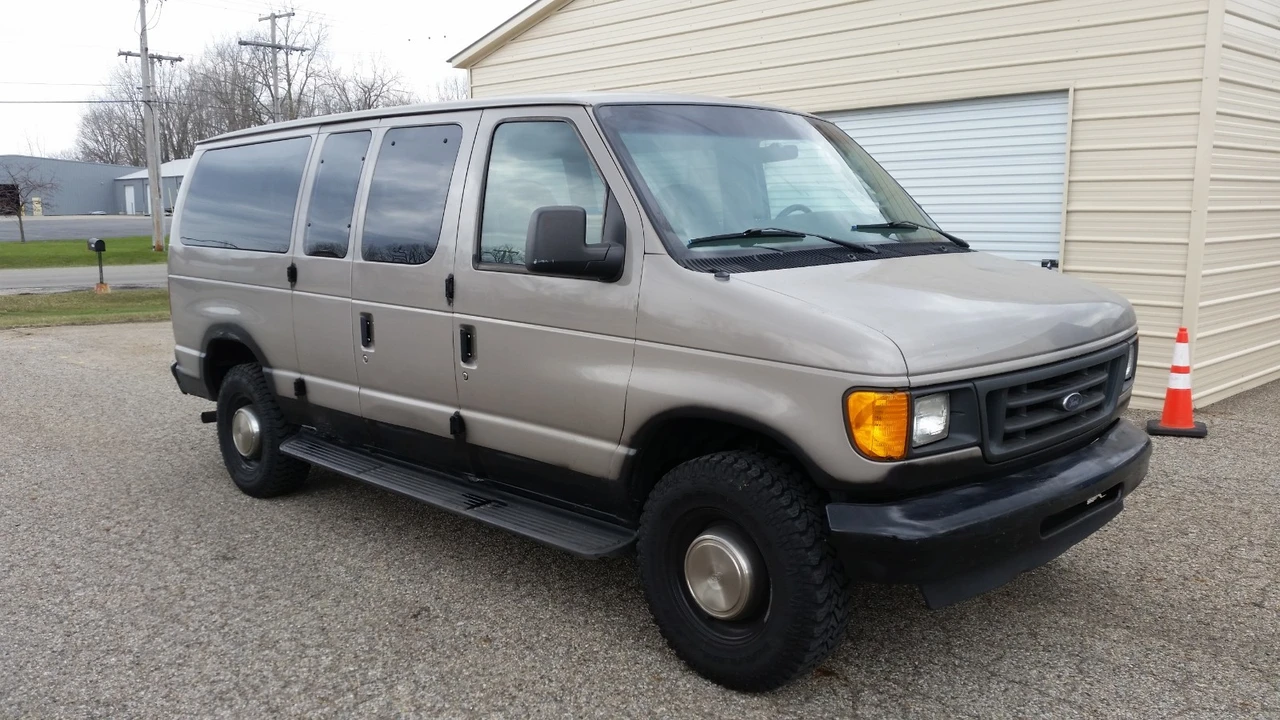 2003 Ford Econoline Van - Image 7 of 21