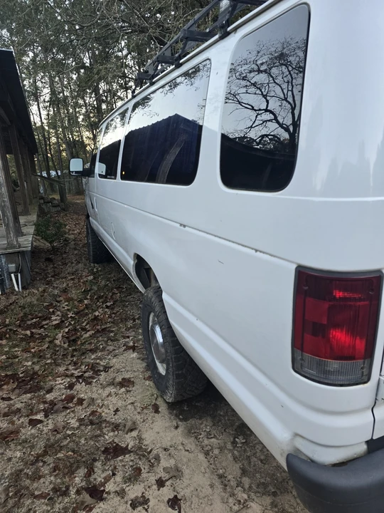 2003 Ford Econoline Van - Image 12 of 21