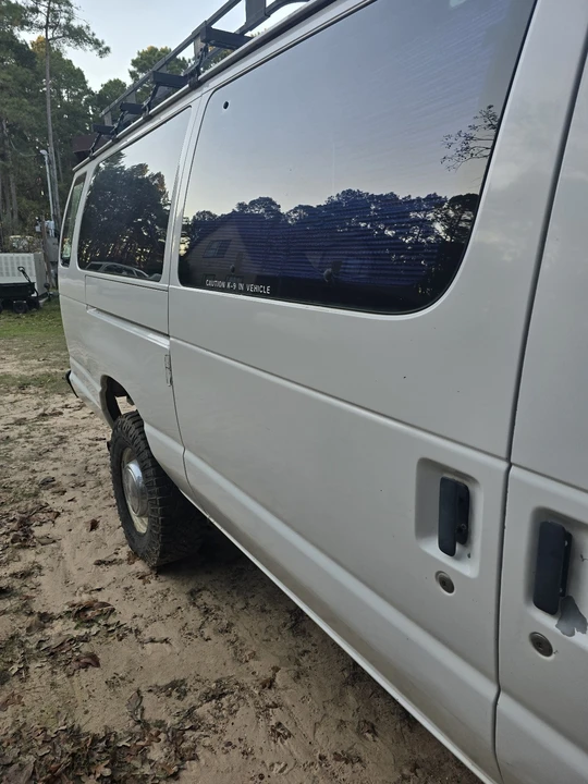 2003 Ford Econoline Van - Image 3 of 21
