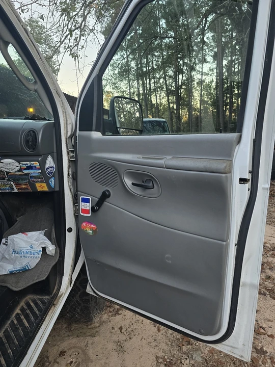 2003 Ford Econoline Van - Image 14 of 21