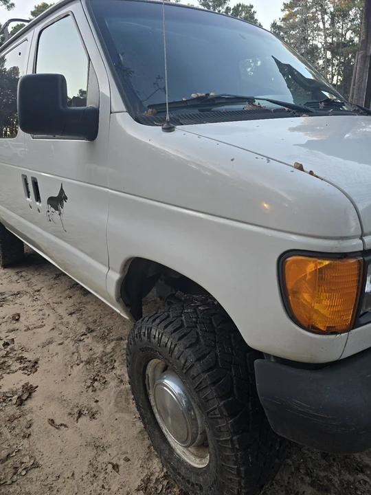 2003 Ford Econoline Van - Image 2 of 21
