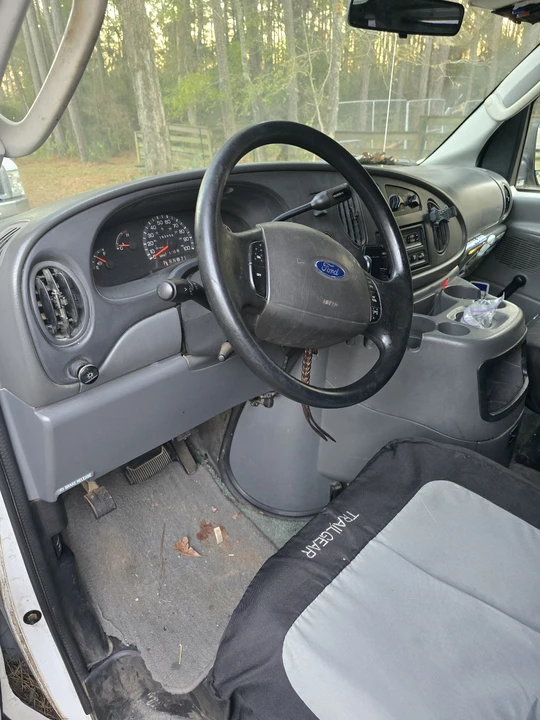 2003 Ford Econoline Van - Image 15 of 21