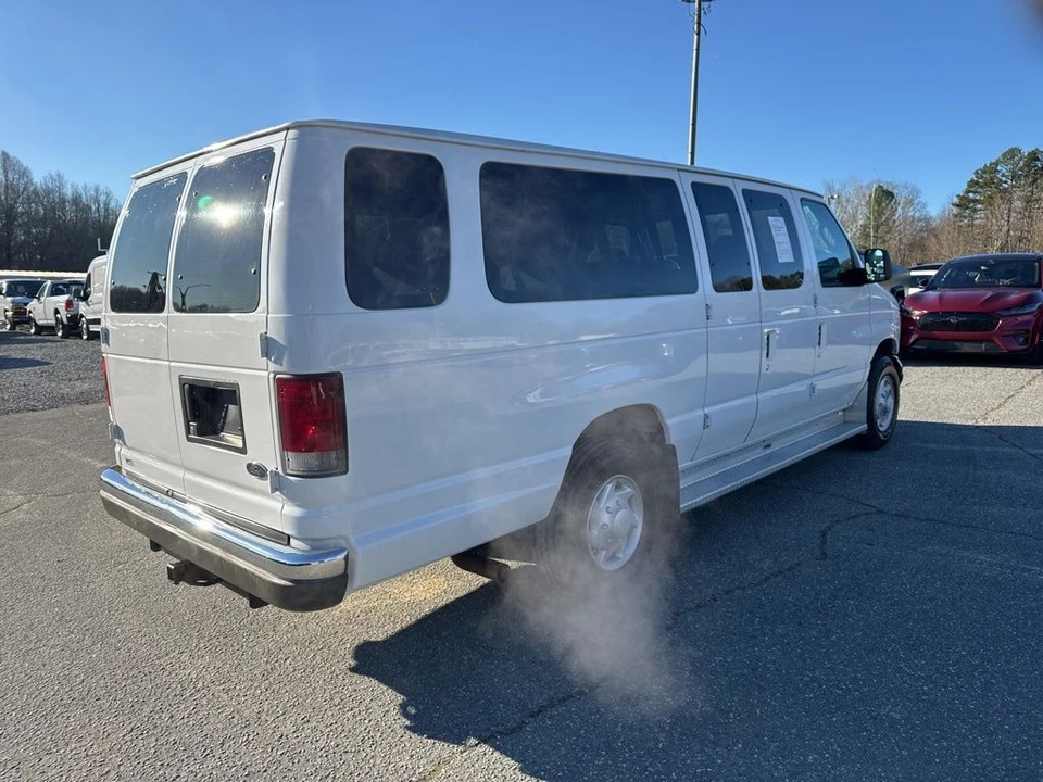 2003 Ford Econoline Van - Image 5 of 21