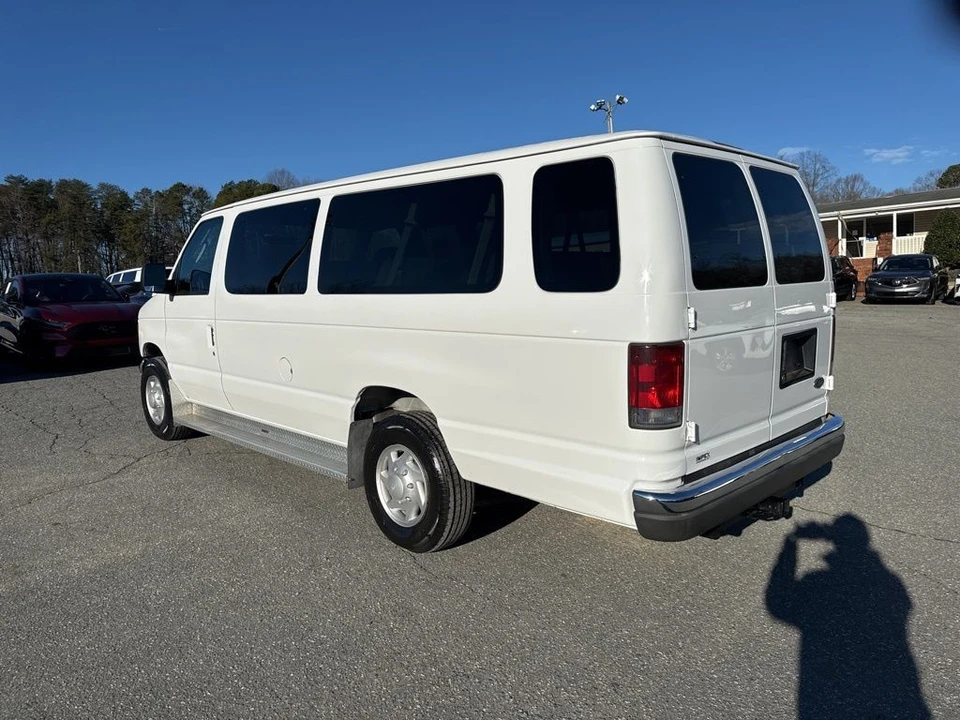 2003 Ford Econoline Van - Image 3 of 21