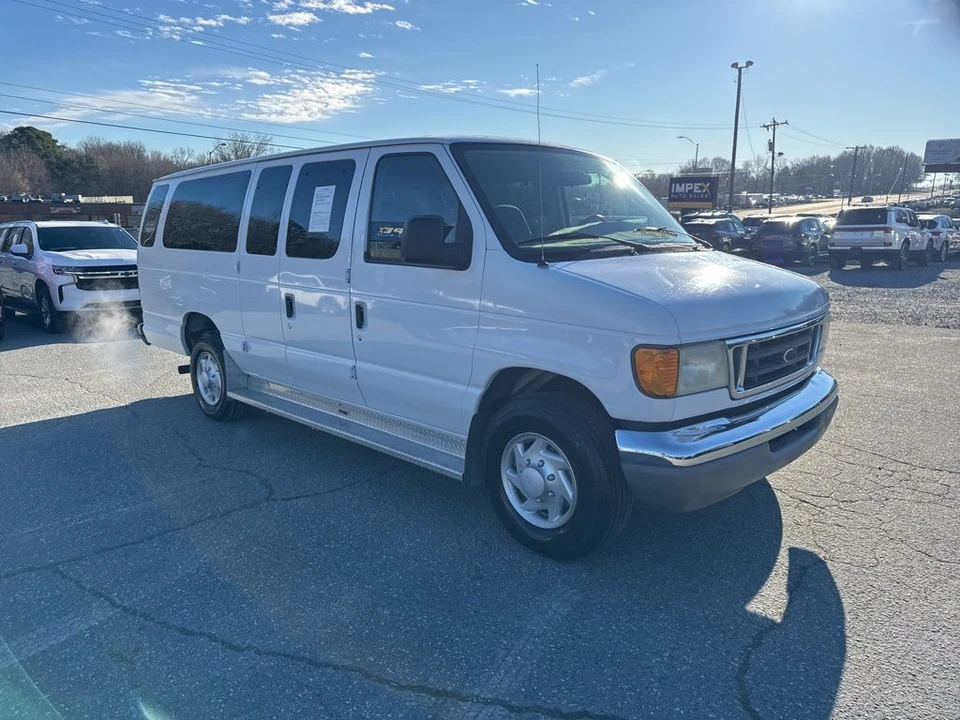 2003 Ford Econoline Van - Image 7 of 21