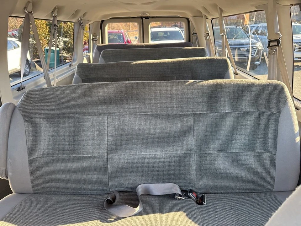 2003 Ford Econoline Van - Image 10 of 21