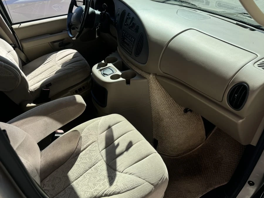 2003 Ford Econoline Van - Image 8 of 11