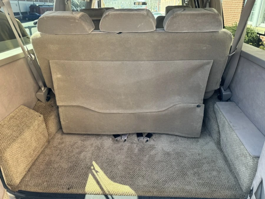 2003 Ford Econoline Van - Image 10 of 11