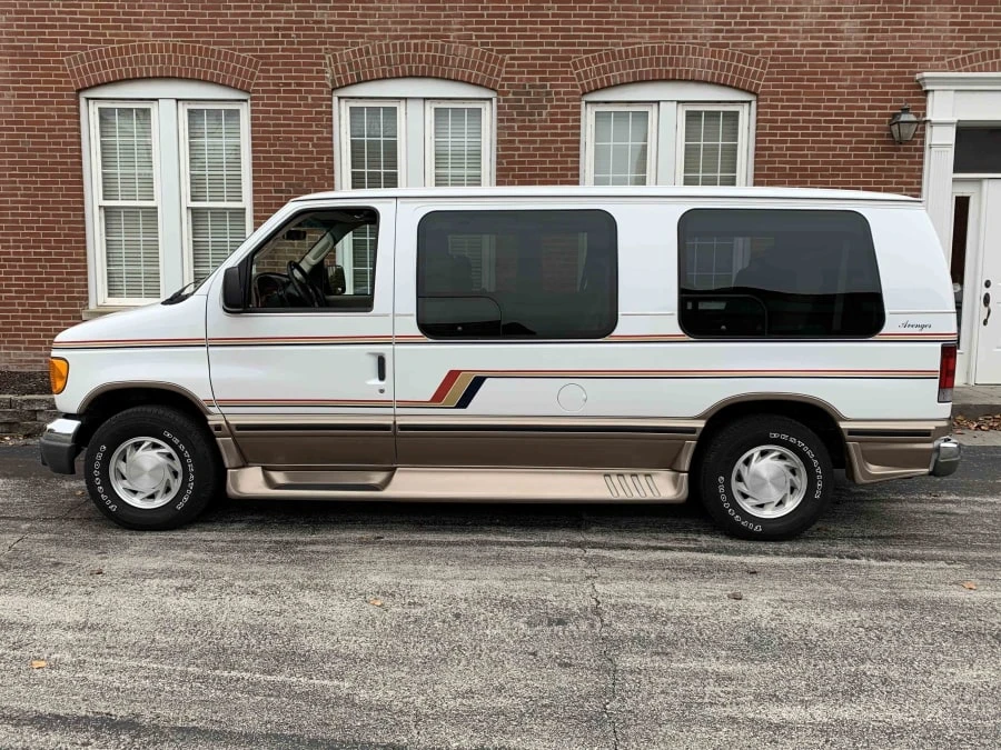 2003 Ford Econoline Van - Image 2 of 11
