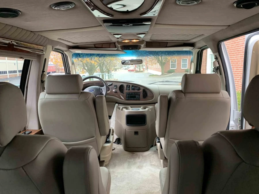 2003 Ford Econoline Van - Image 9 of 11